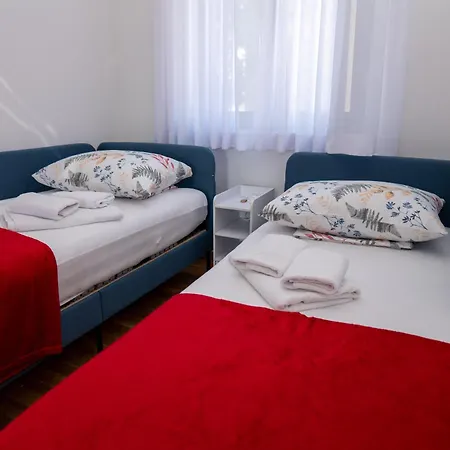 Apartamento Happy Day 1,2,3,4 *