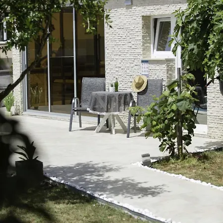 アパート Happy Day 1,2,3 プーラ