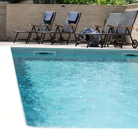 アパート Happy Day 1,2,3 プーラ