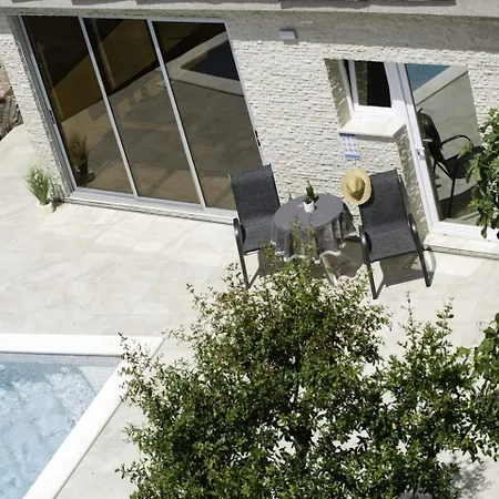 Happy Day 1,2,3 アパート *